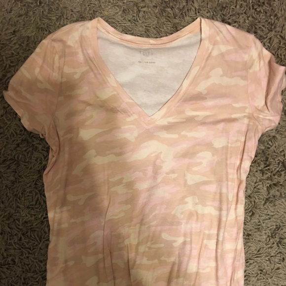 Gap t shirt size large